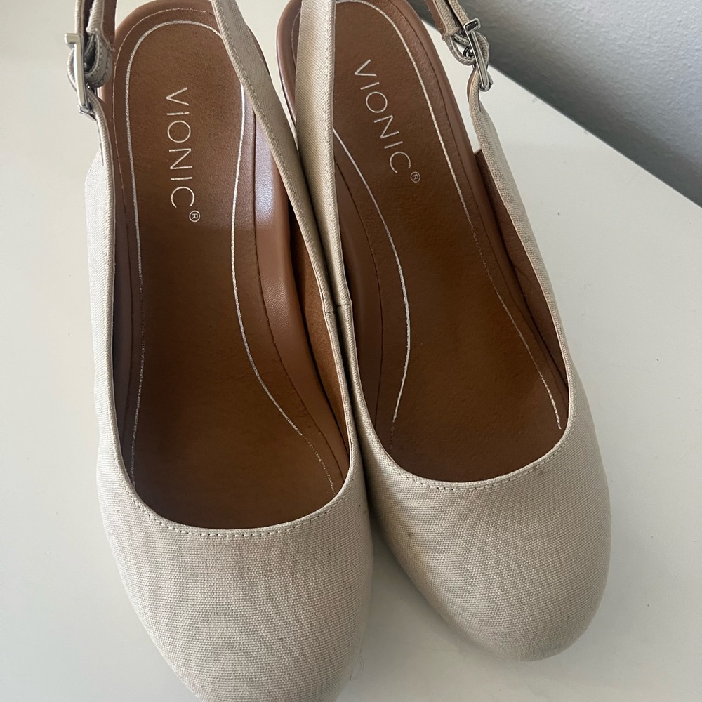 Vionic‎ Wedges Size 10